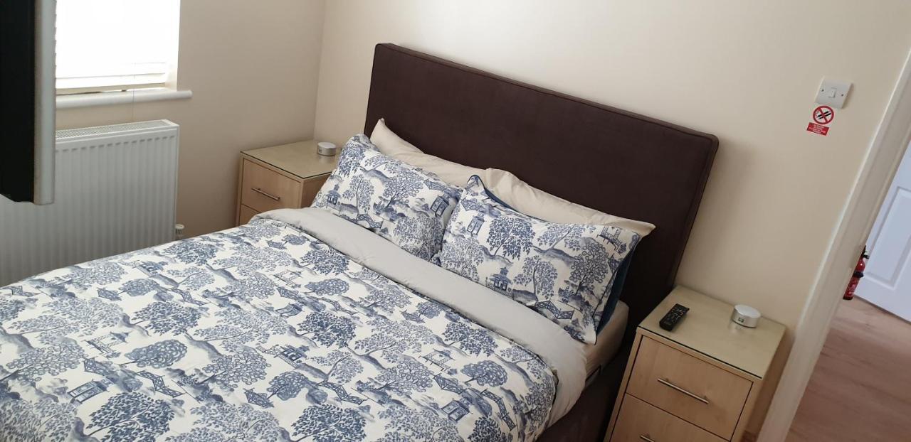 London Luxury 3 Bedroom 2 Bathrooms Flat 1 Min To Redbridge Station Free Parking & Wifi Wanstead Екстер'єр фото