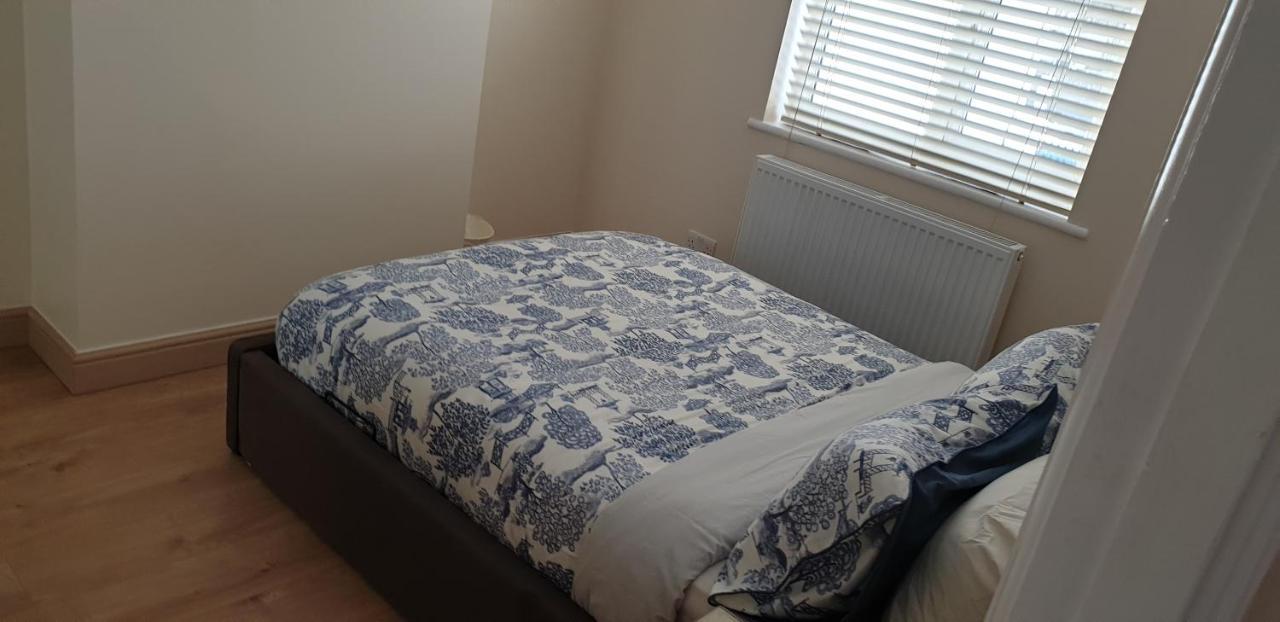 London Luxury 3 Bedroom 2 Bathrooms Flat 1 Min To Redbridge Station Free Parking & Wifi Wanstead Екстер'єр фото