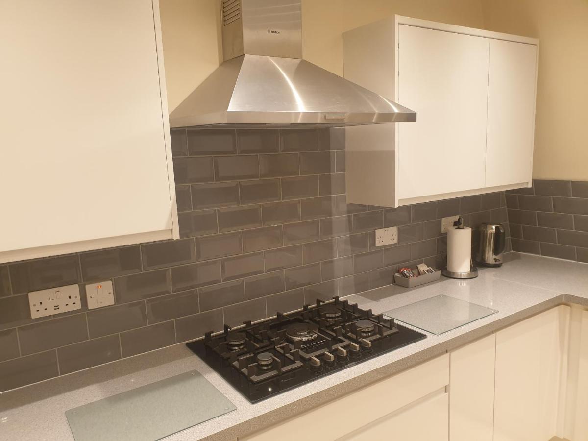 London Luxury 3 Bedroom 2 Bathrooms Flat 1 Min To Redbridge Station Free Parking & Wifi Wanstead Екстер'єр фото